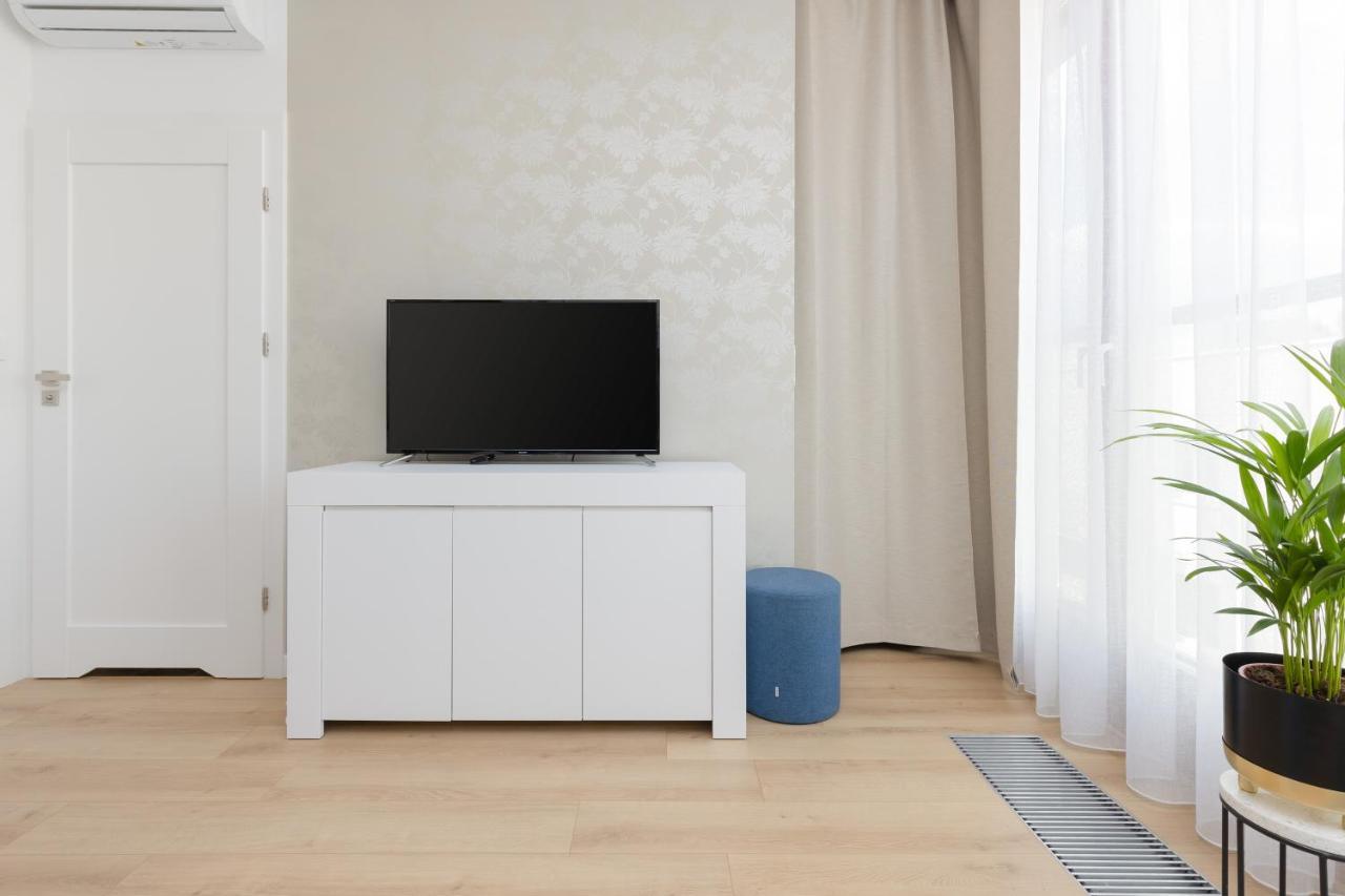 Srodmiescie Bonifraterska By Renters Warschau